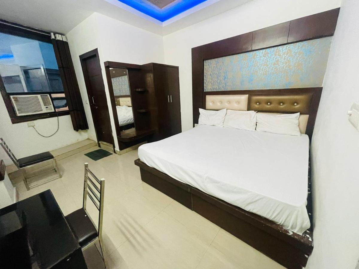 Blue Rose International, Family Hotel Агра Экстерьер фото
