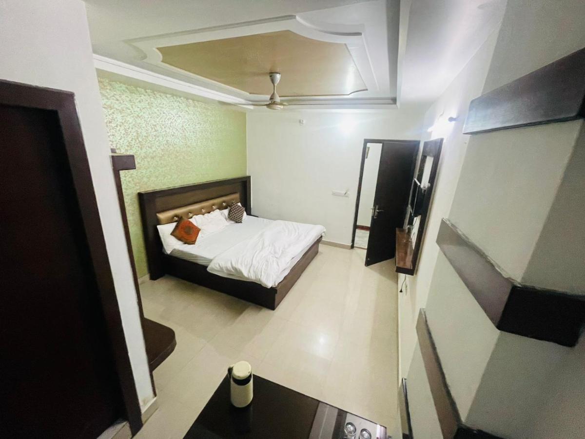 Blue Rose International, Family Hotel Агра Экстерьер фото